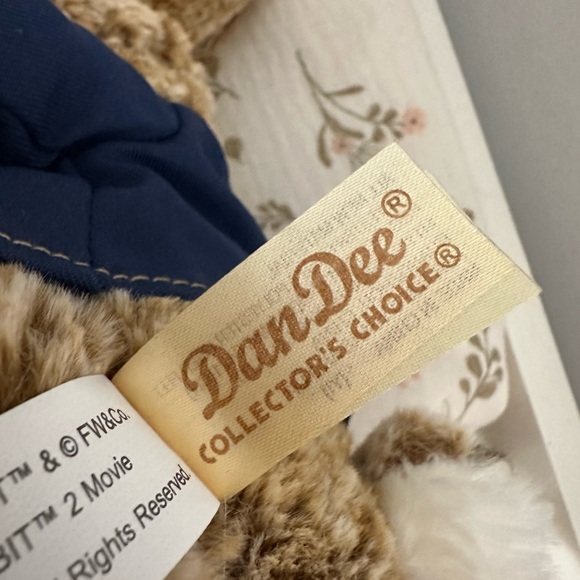 Peter Rabbit Plush Toy - Picture 4 of 4